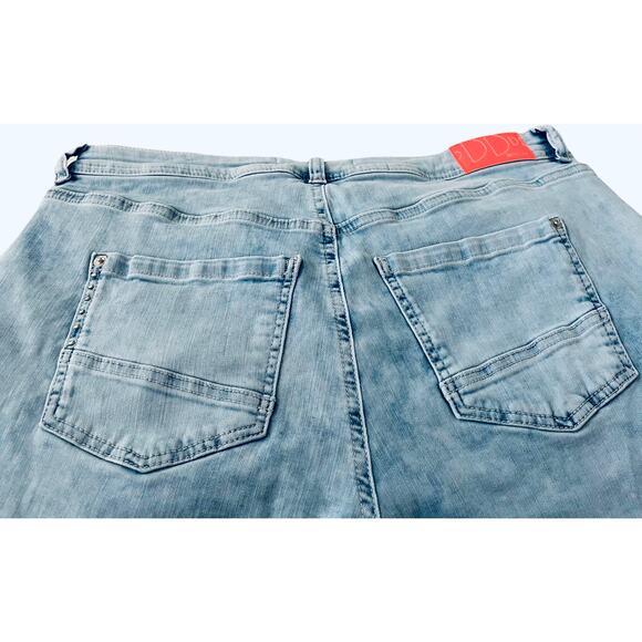 STREET ONE LOOSEFIT, STRAIGHT LEG, DENIM JEANS, WOMENS, 33/28), LIGHT BLUE DENIM - Picture 5 of 12